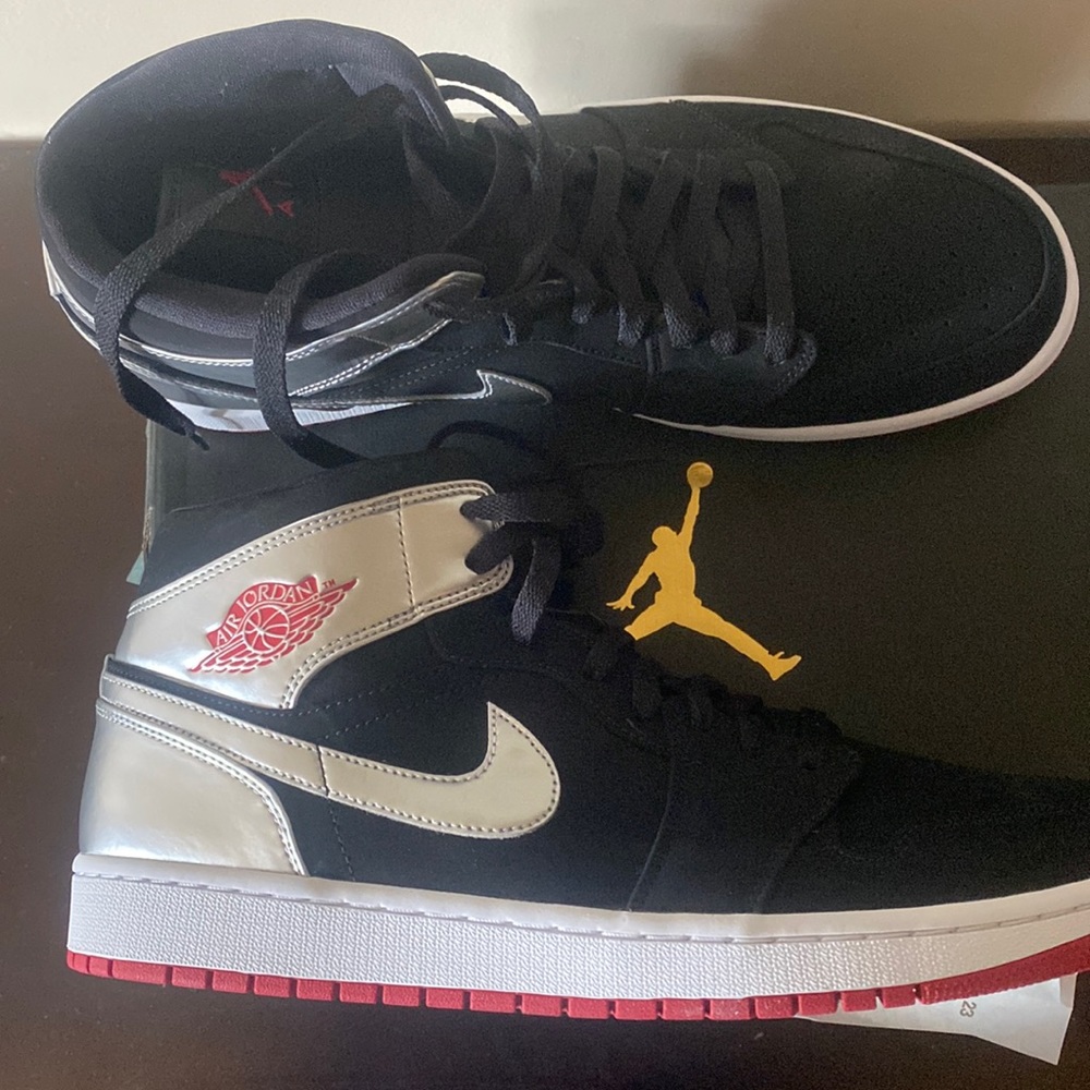 Never Worn AIR JORDAN 1 MID: Black/ Gym Red - Metallic Silver. Size 12.5